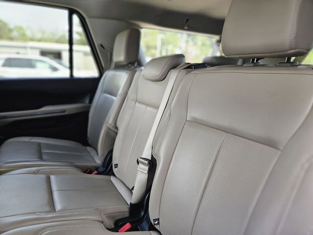 Used 2023 Ford Expedition Max XLT image 27