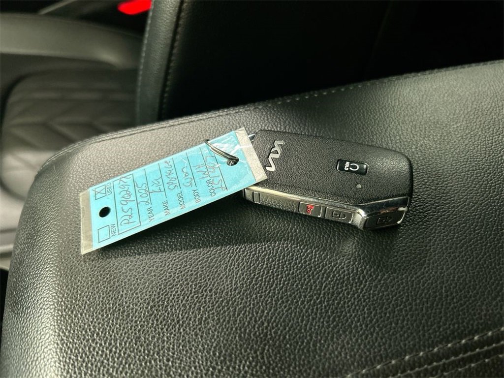 Used 2025 Kia Sportage X-Line image 12