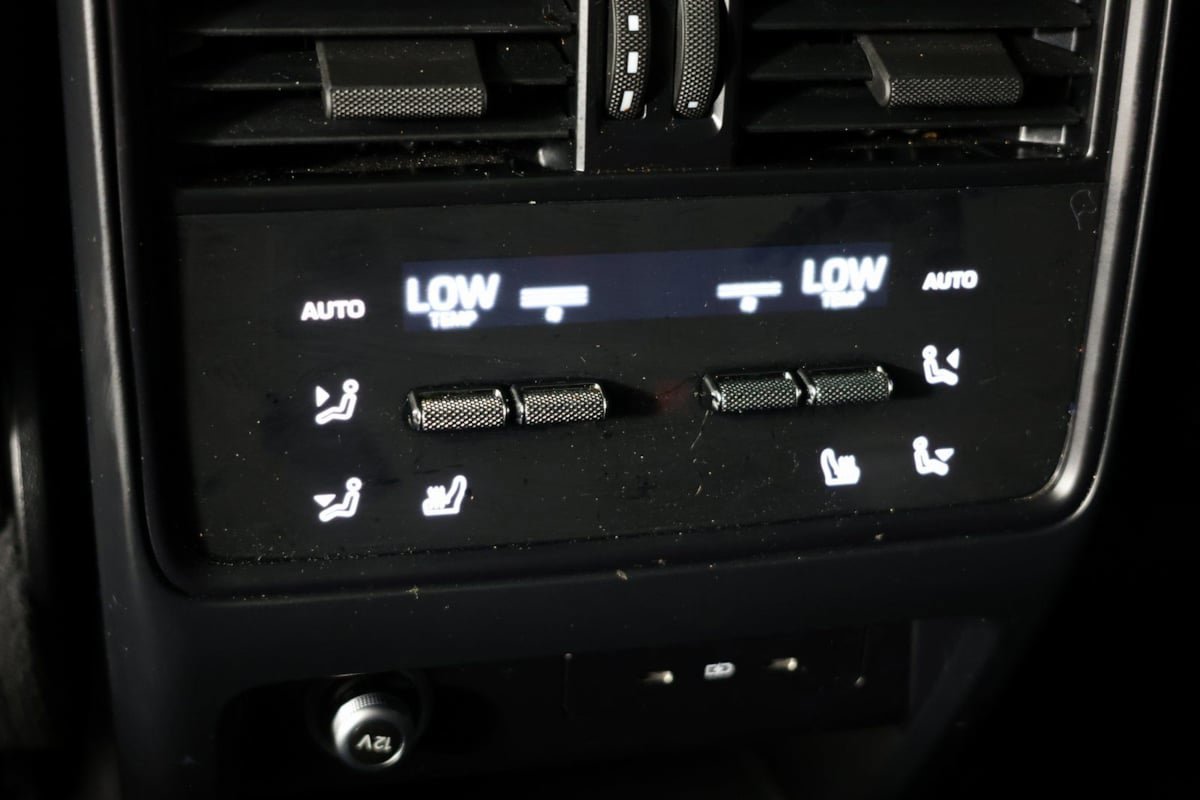 Used 2024 Porsche Cayenne Coupe image 28