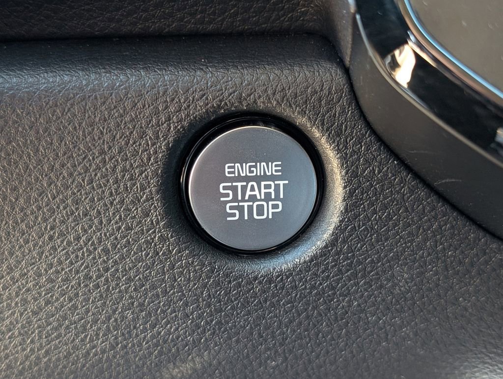 Certified 2025 Kia Carnival SX image 32