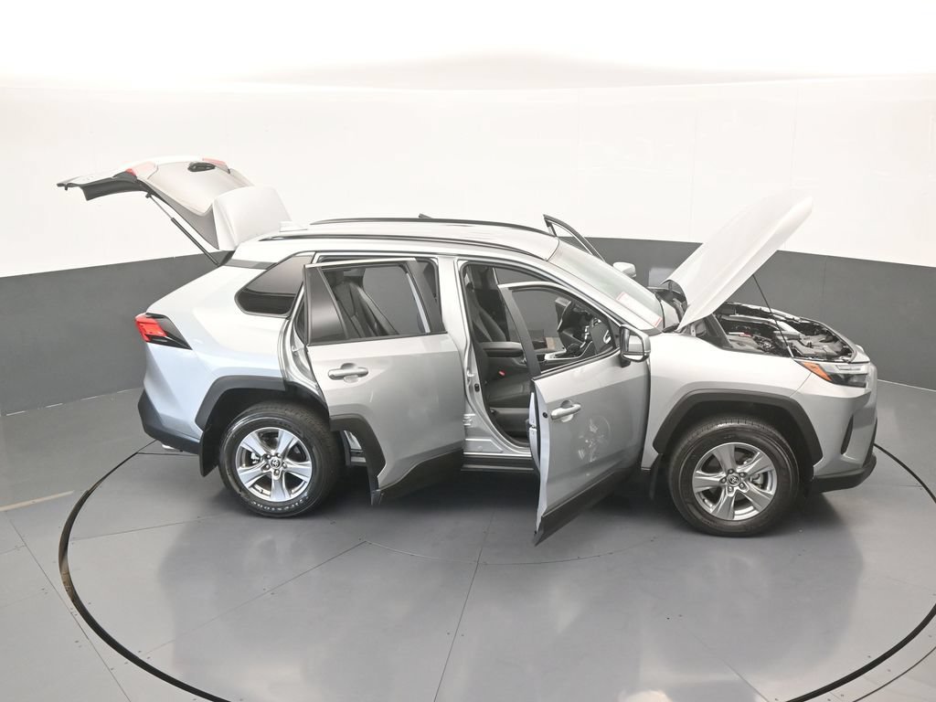 Used 2025 Toyota RAV4 XLE AWD/4WD image 65