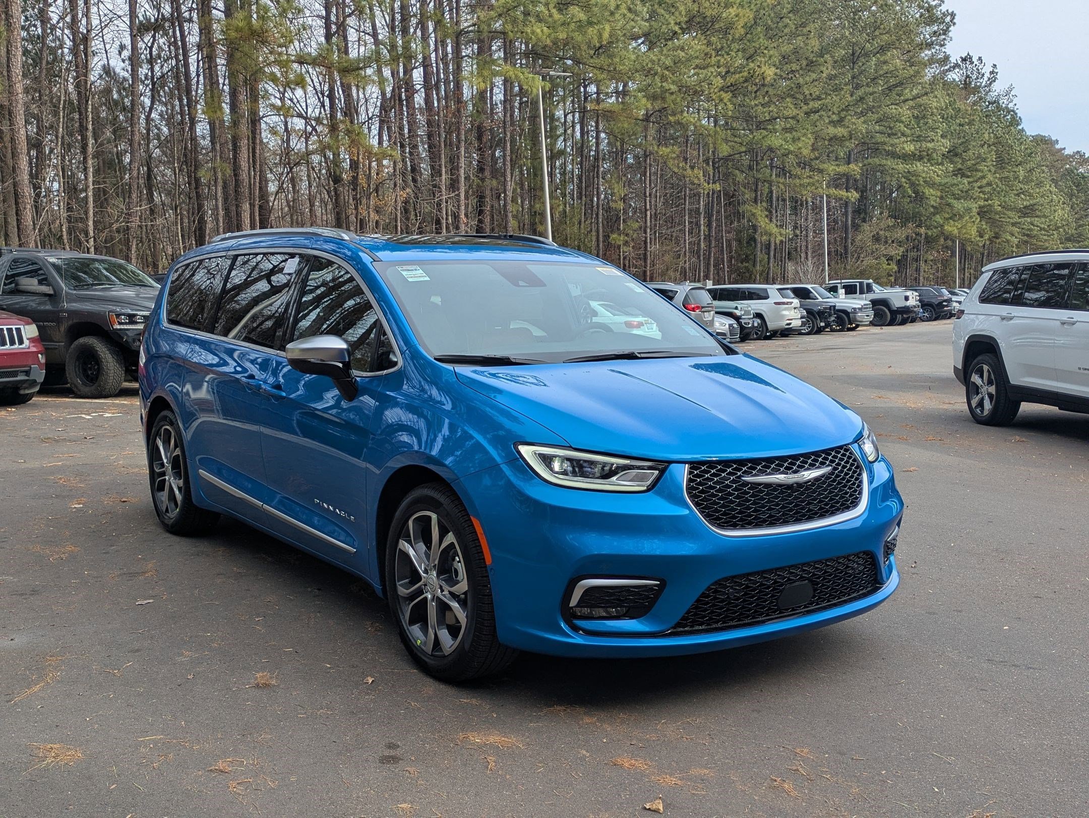 New 2026 Chrysler Pacifica Pinnacle image 3