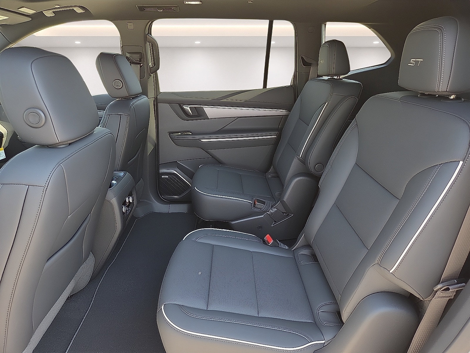 New 2027 Buick Enclave Sport Touring w/ Power Package FWD image 11