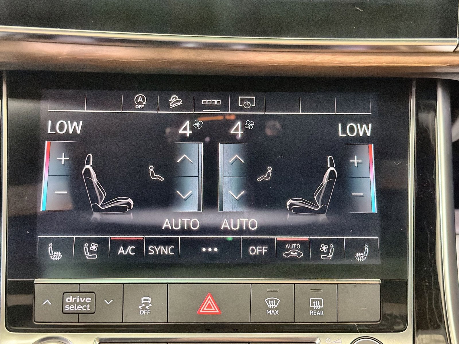 Used 2025 Audi Q8 Premium Plus AWD/4WD image 30