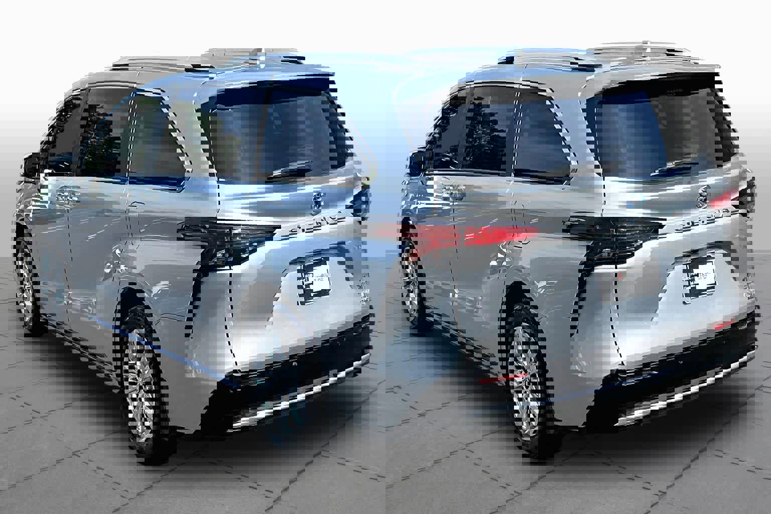 Certified 2024 Toyota Sienna Limited FWD image 12