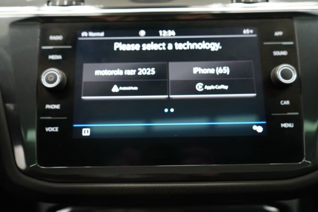 Used 2022 Volkswagen Tiguan SE w/ Panoramic Sunroof Package image 34