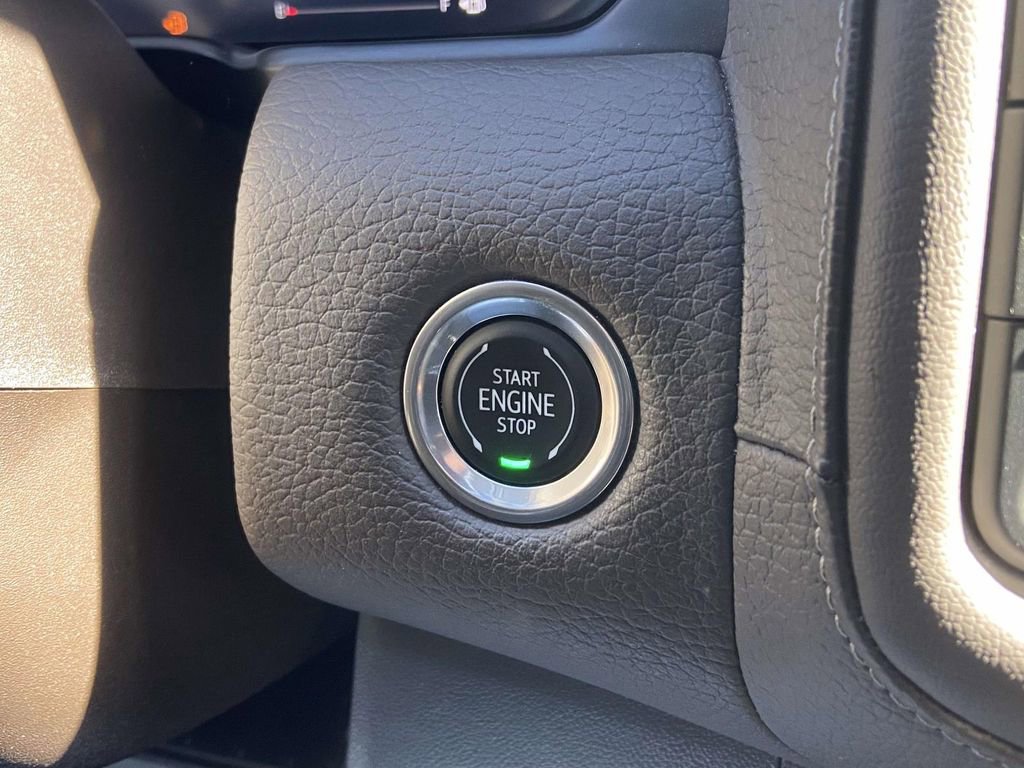 Used 2022 GMC Yukon XL Denali w/ Denali Premium Package RWD image 29
