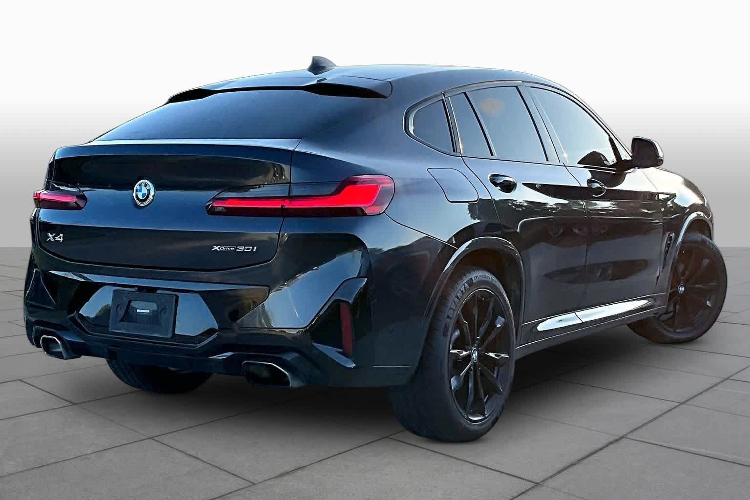 Used 2022 BMW X4 xDrive30i w/ Parking Assistance Package AWD/4WD image 13
