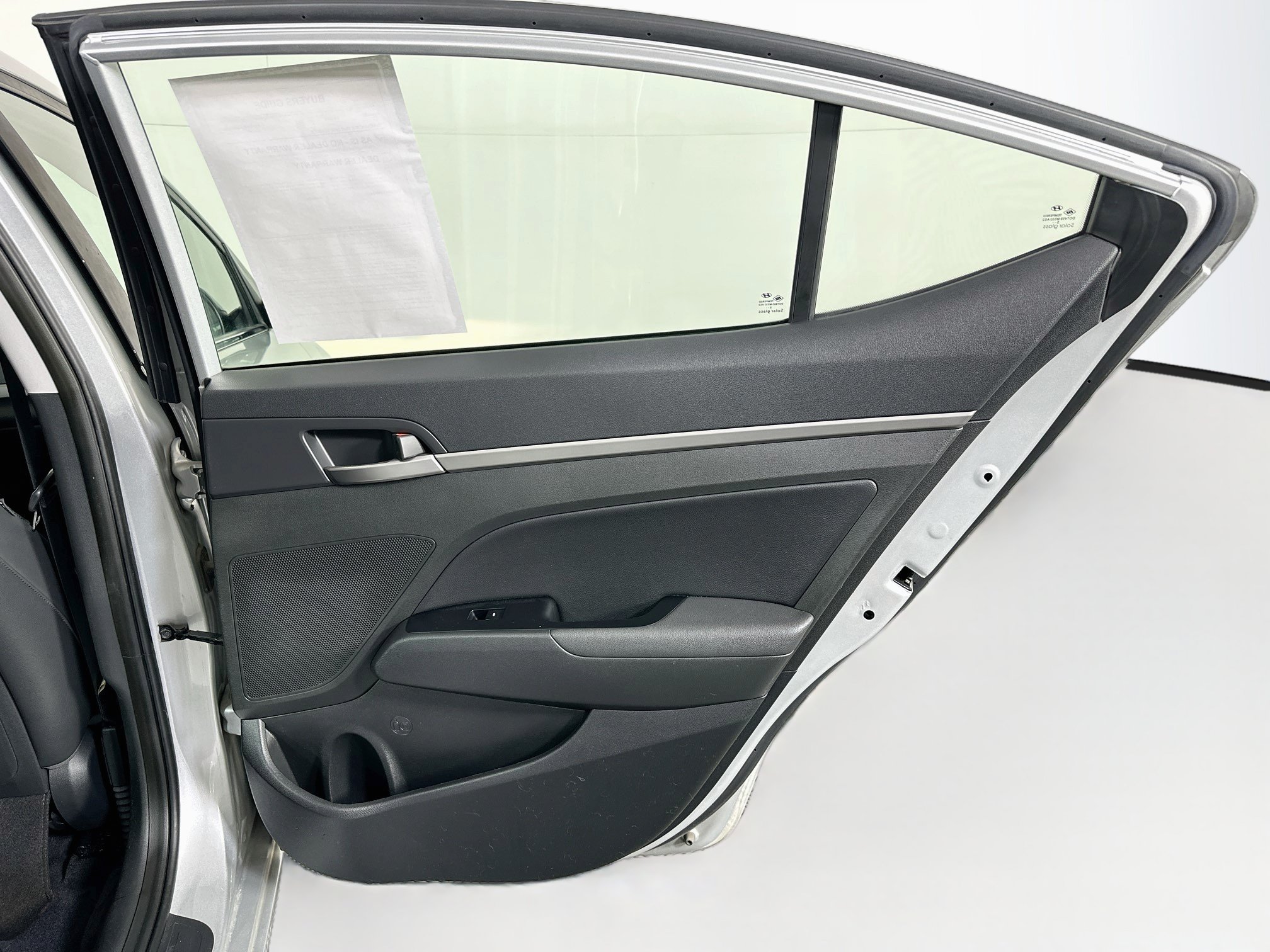 Used 2017 Hyundai Elantra Limited FWD image 30