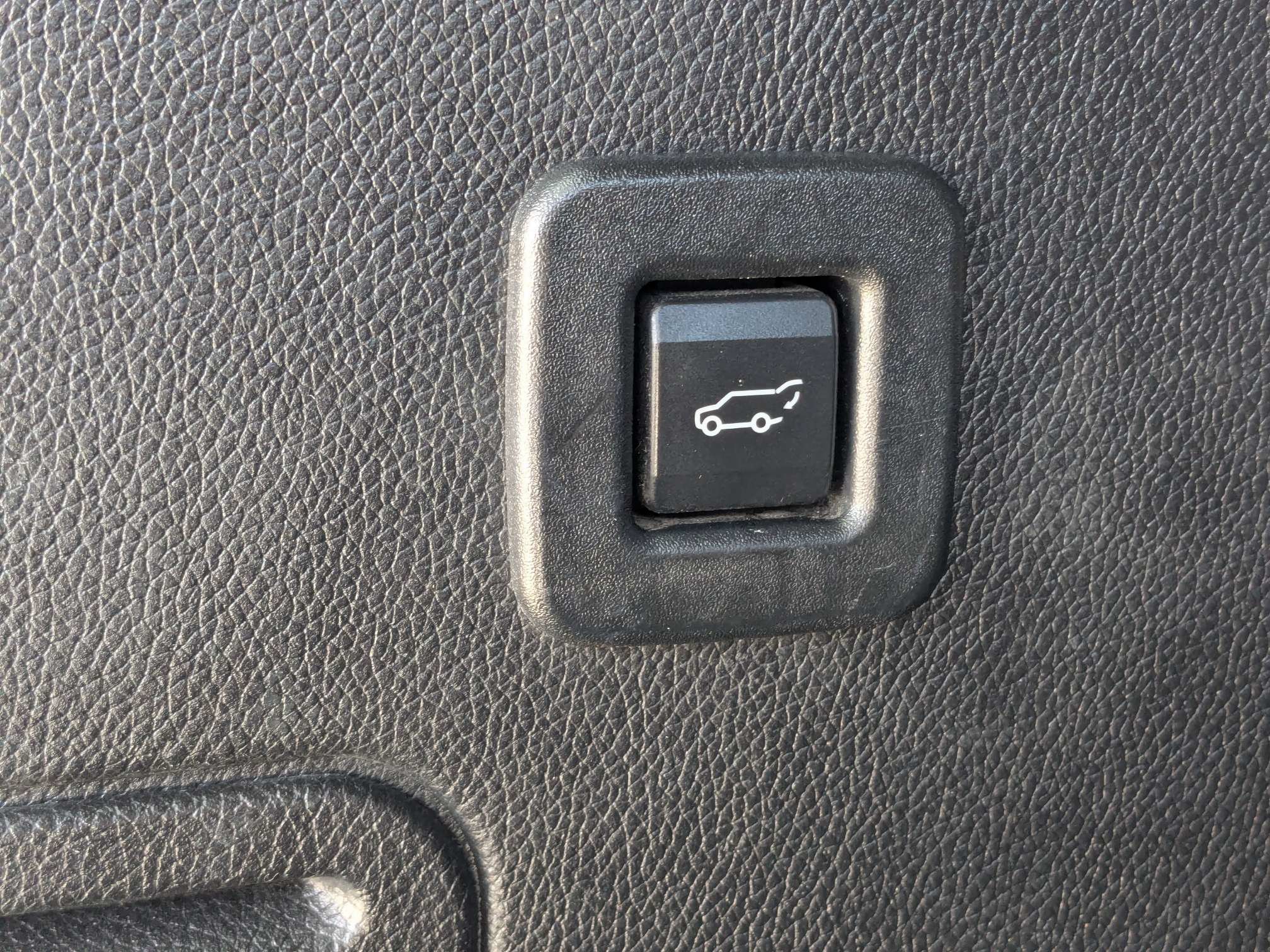 Used 2016 Ford Expedition EL XLT w/ Equipment Group 202A RWD image 14
