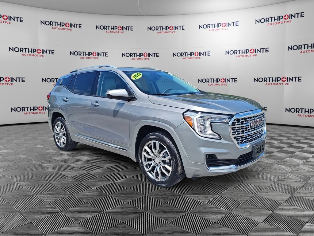 Used 2023 GMC Terrain Denali w/ Denali Premium Package AWD/4WD image 1