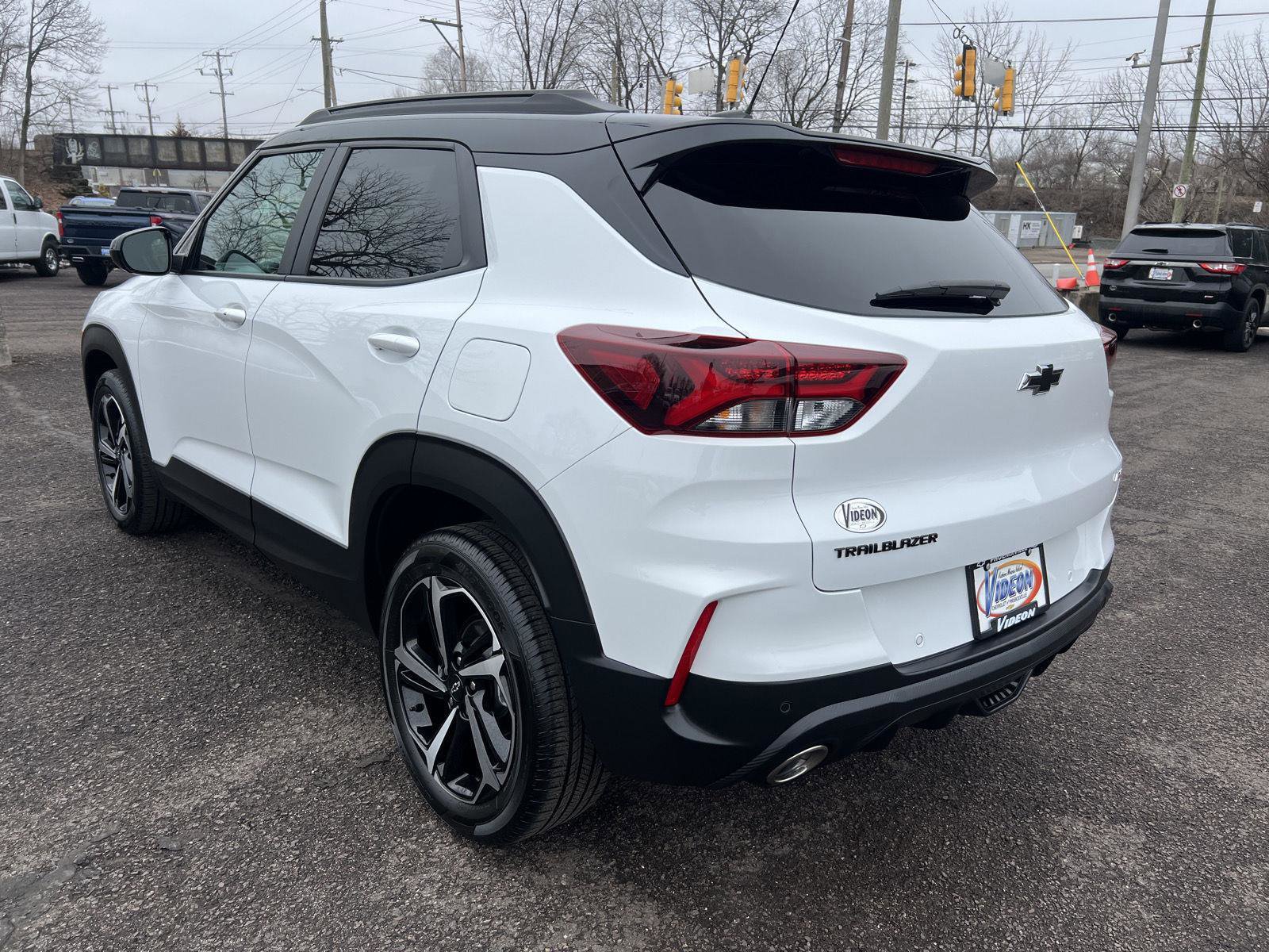 Used 2022 Chevrolet TrailBlazer RS w/ Technology Package FWD image 5