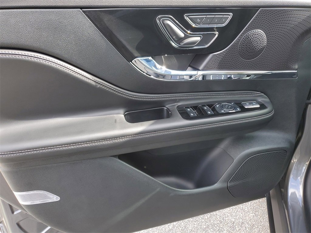 New 2026 Lincoln Corsair Premiere image 18