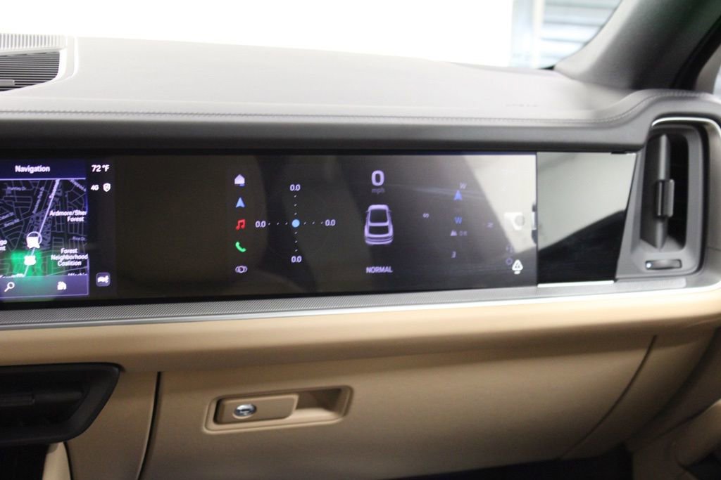 Certified 2026 Porsche Cayenne Coupe image 24