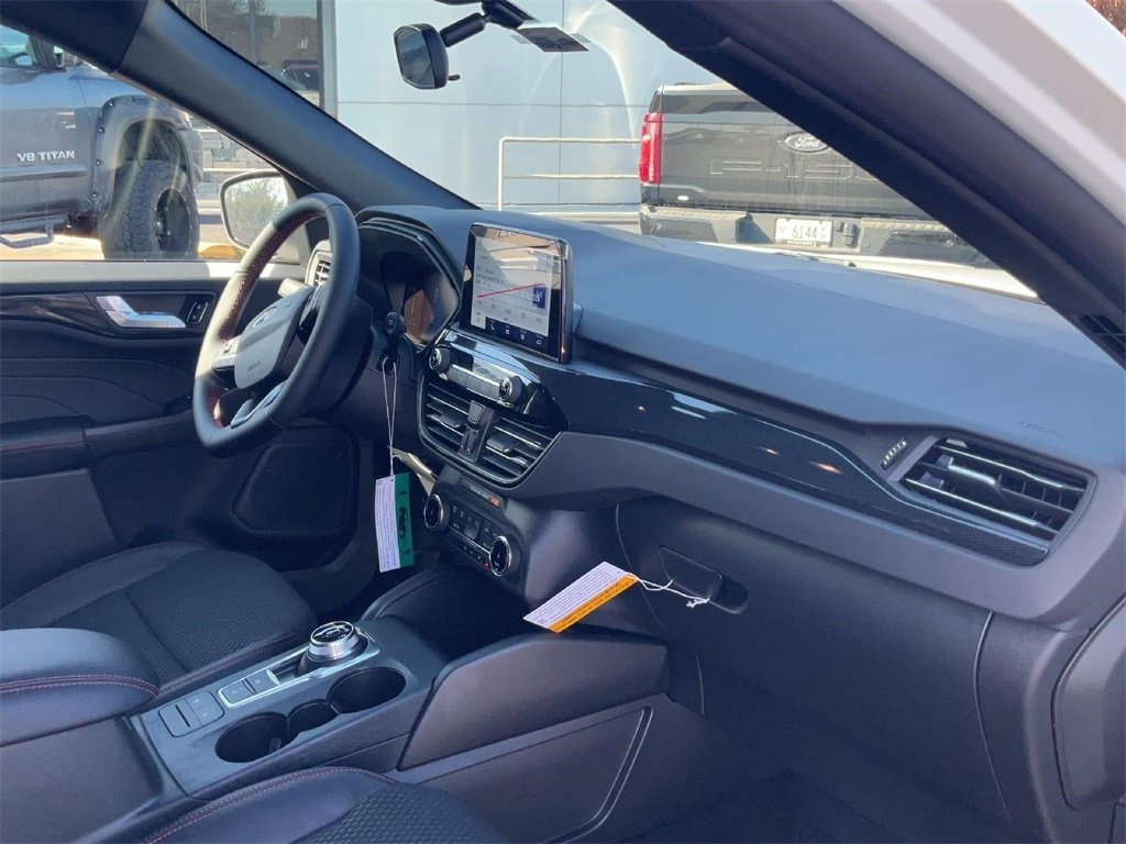 New 2025 Ford Escape ST-Line w/ Equipment Group 301A image 12
