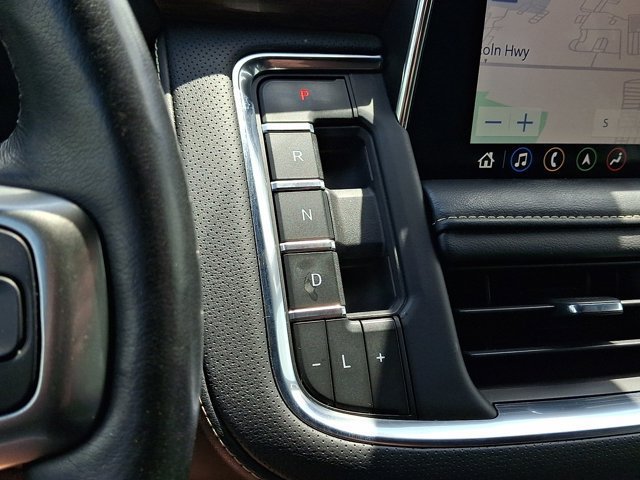 Used 2021 Chevrolet Tahoe Premier w/ Premium Package AWD/4WD image 18
