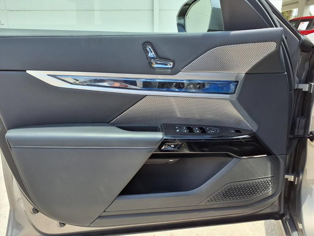 Used 2023 BMW 740i RWD image 14