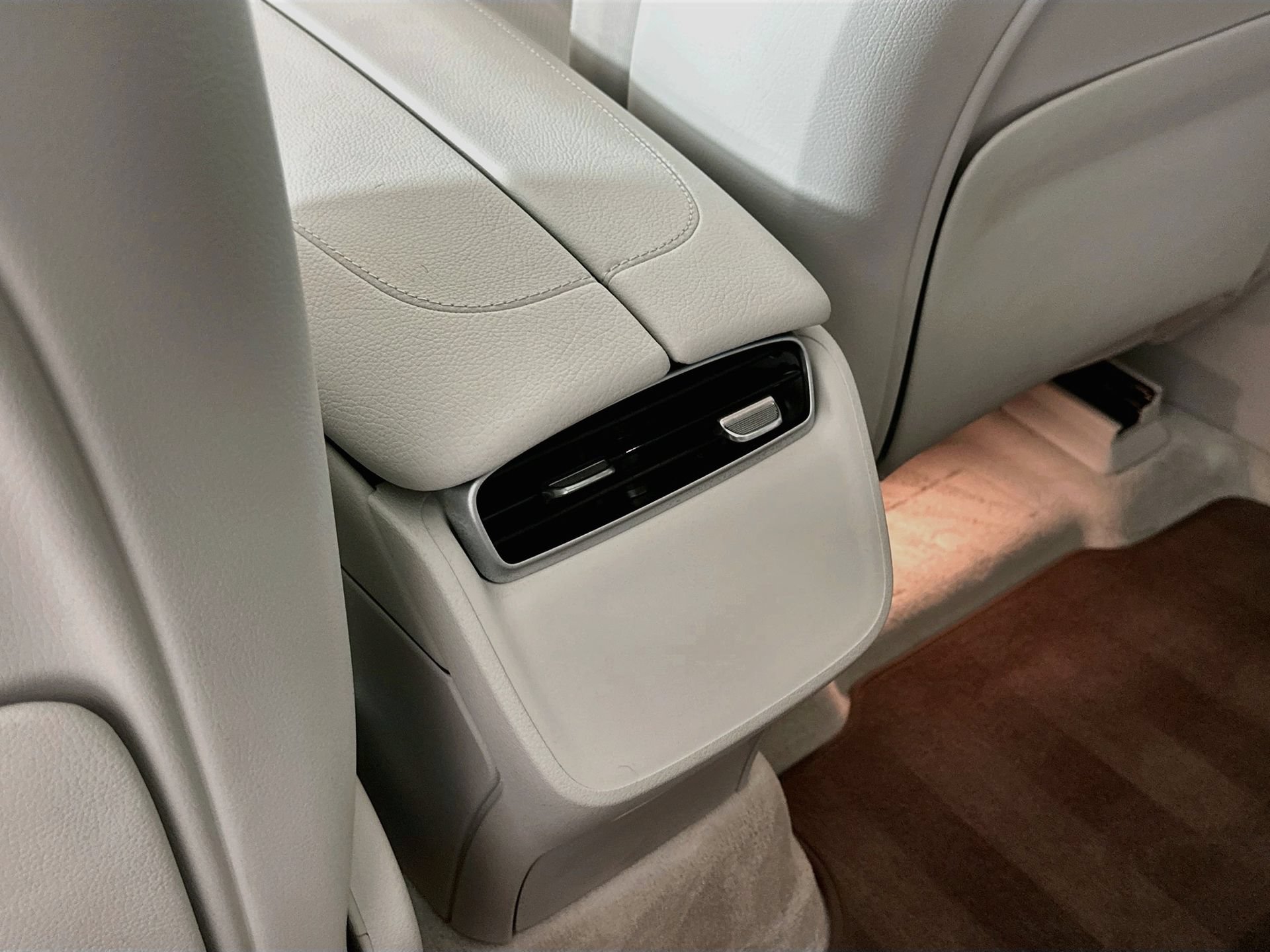 Certified 2023 Mercedes-Benz EQE 500 4MATIC SUV image 28