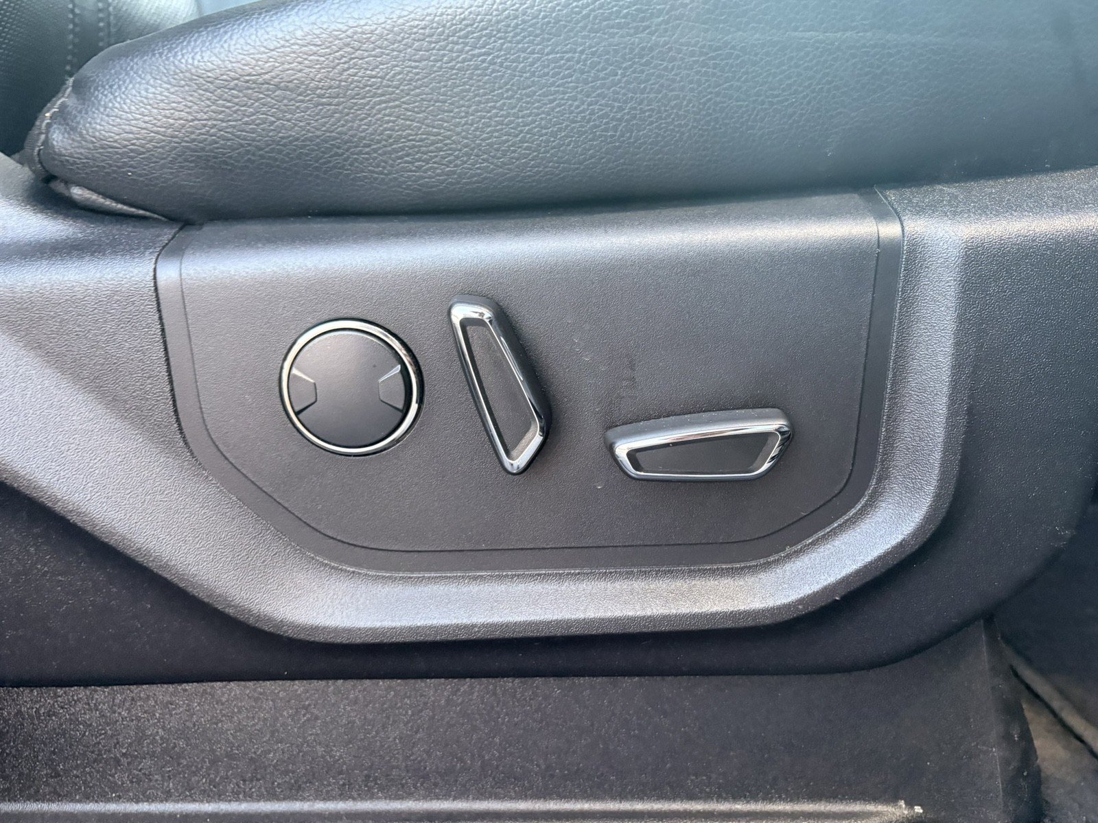 Used 2018 Ford Expedition Max Limited image 21