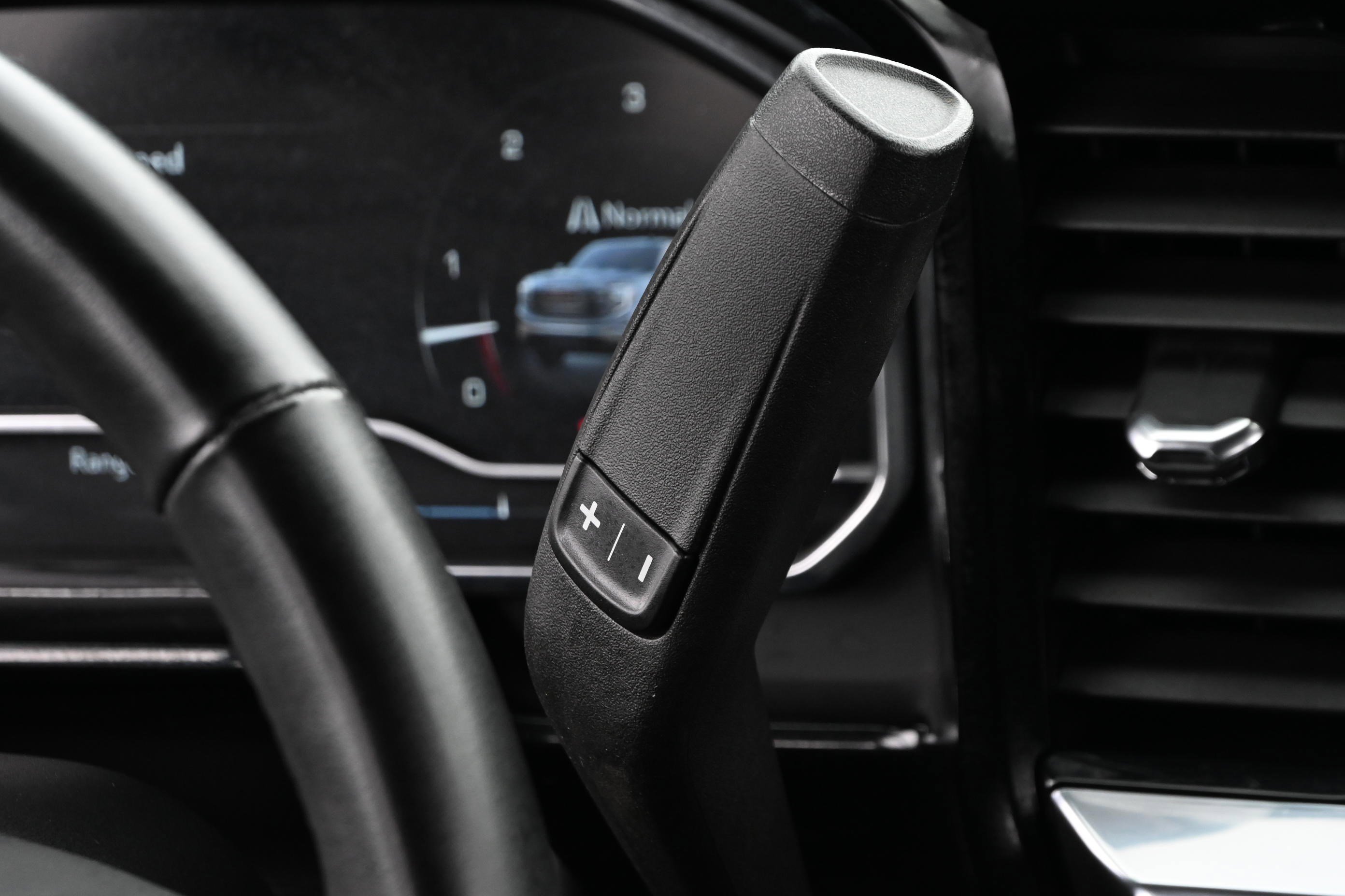 Used 2024 GMC Sierra 1500 SLE w/ Preferred Package image 25