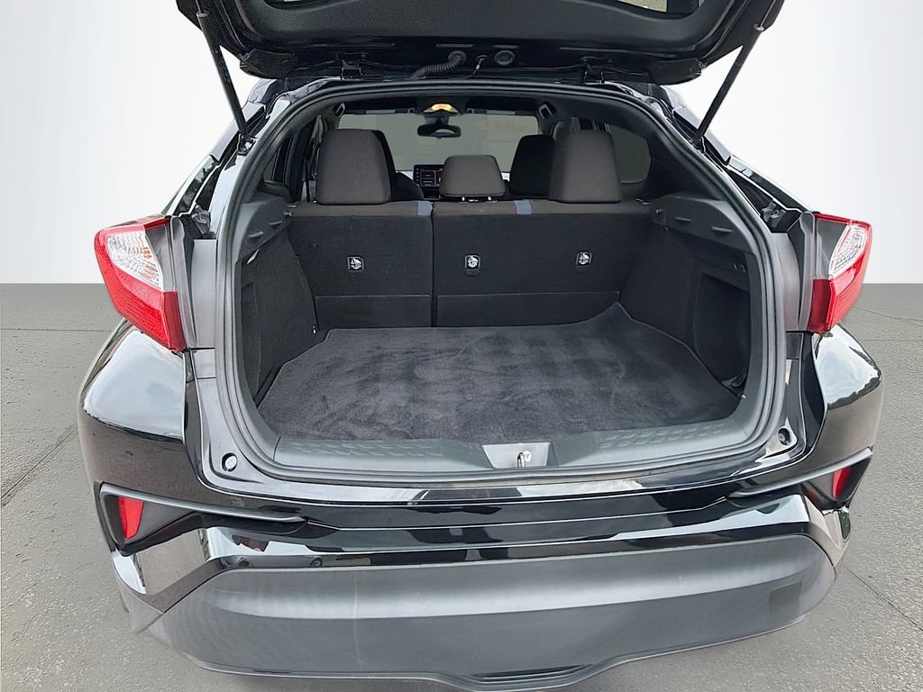 Used 2021 Toyota C-HR XLE FWD image 13
