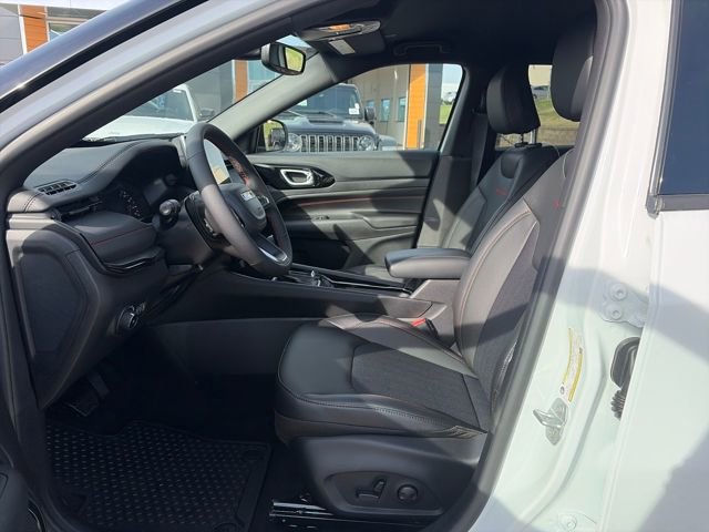 New 2026 Jeep Compass Trailhawk image 18