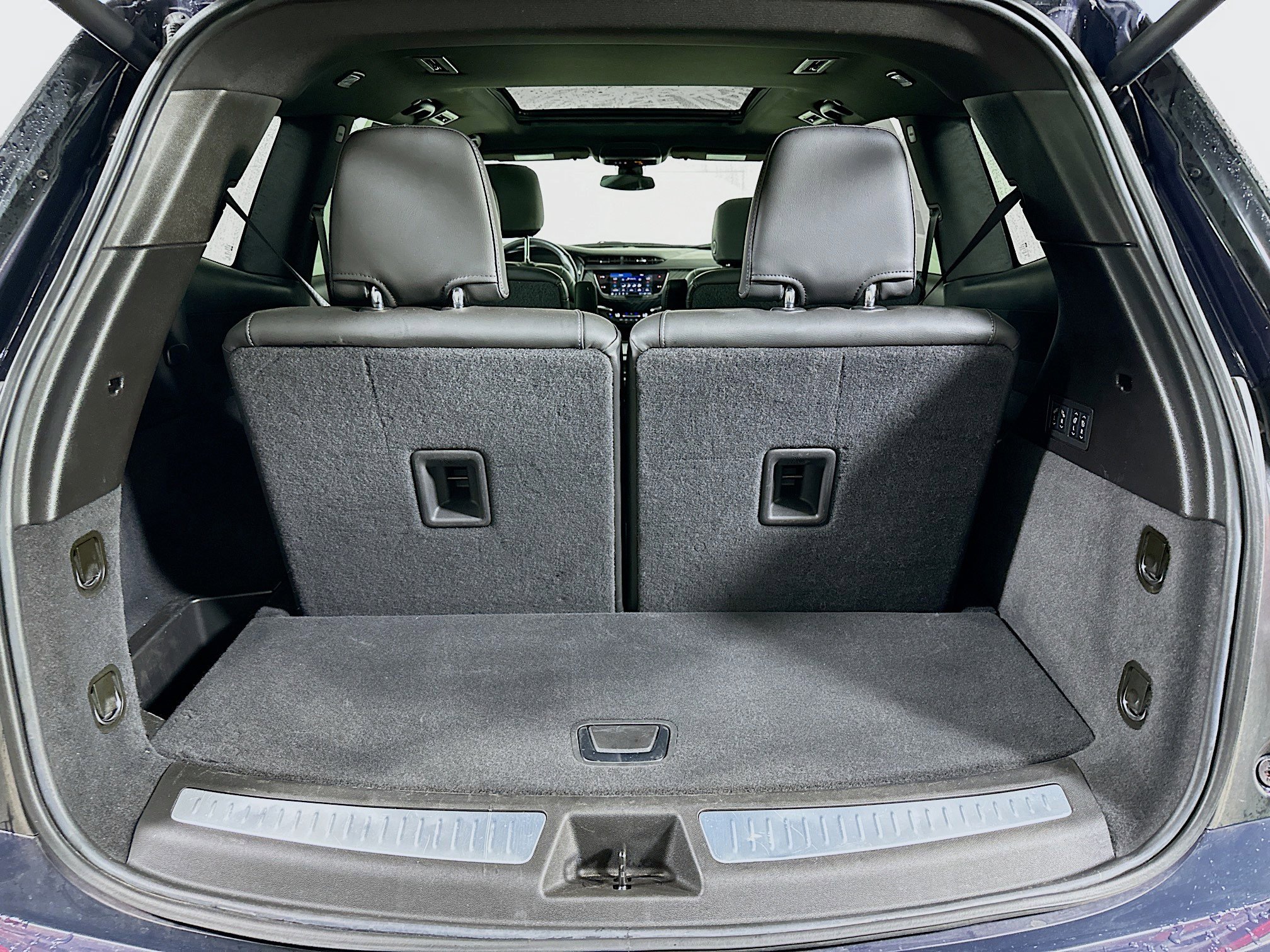 Used 2025 Cadillac XT6 Premium Luxury image 31