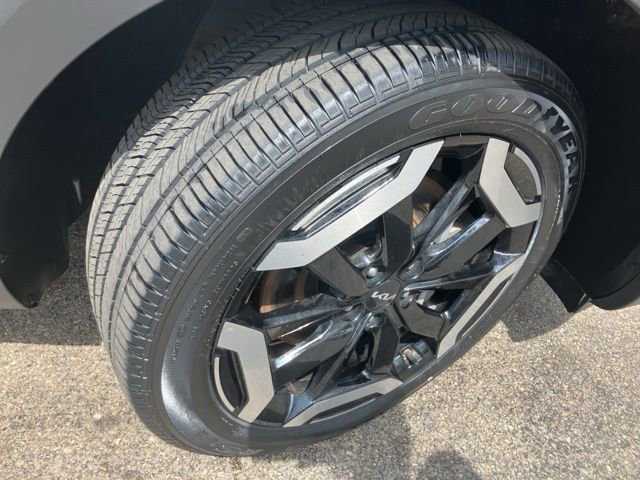 Used 2025 Kia Telluride S FWD image 55