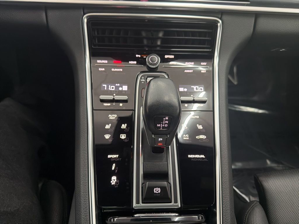 Used 2021 Porsche Panamera image 36