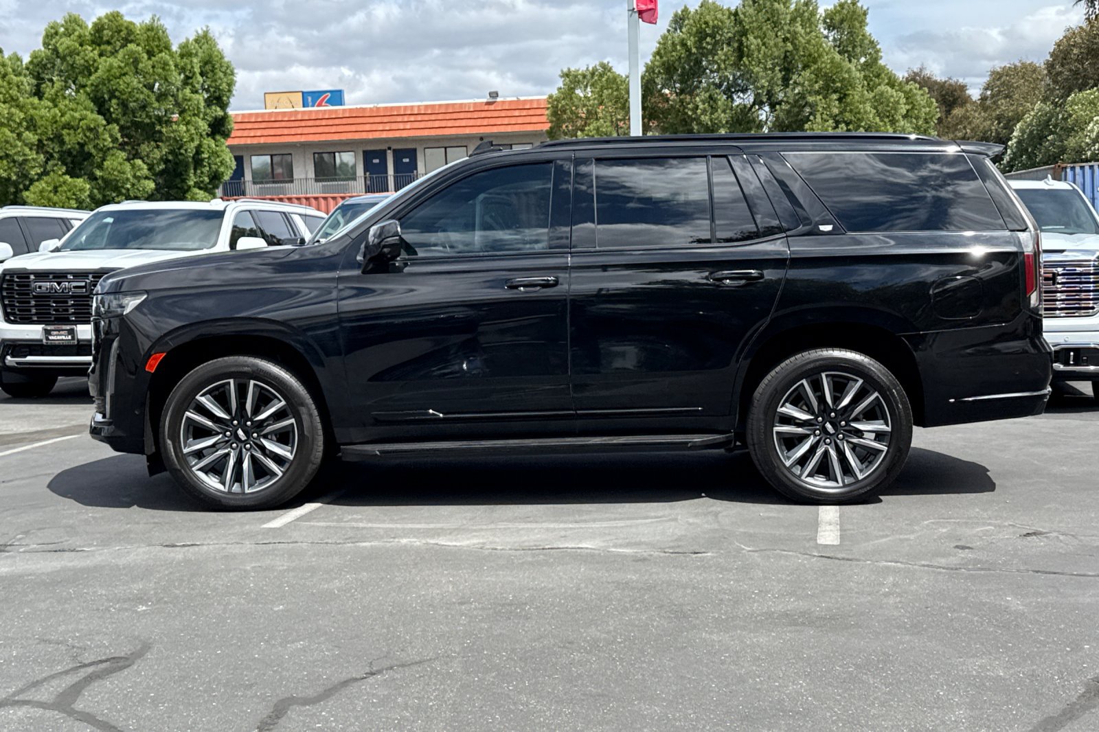 Used 2024 Cadillac Escalade Sport AWD/4WD image 8