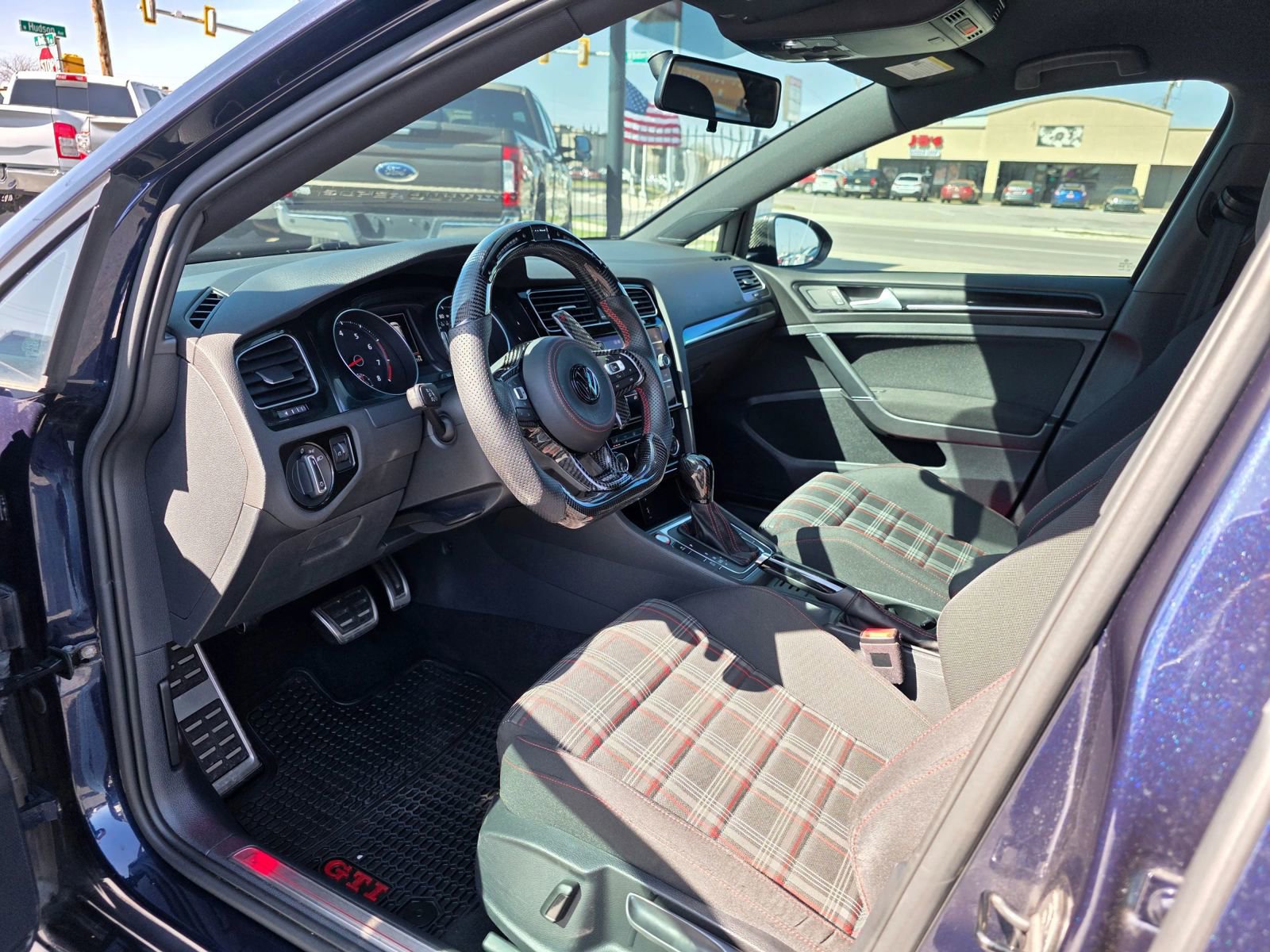 Used 2017 Volkswagen GTI S image 3