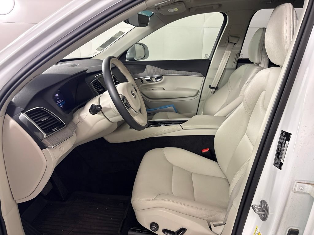 Certified 2025 Volvo XC90 B6 Plus w/ Protection Package Premier AWD/4WD image 28