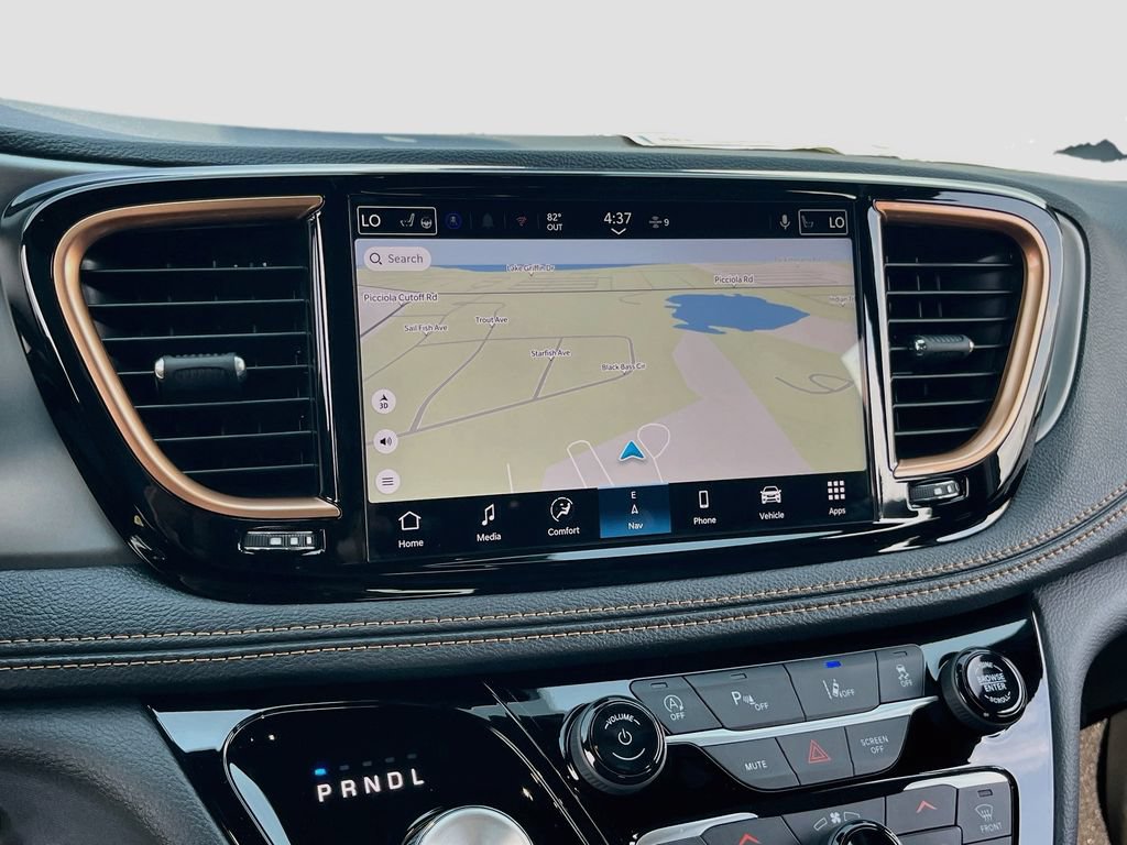New 2027 Chrysler Pacifica Pinnacle w/ Theater Group FWD image 13
