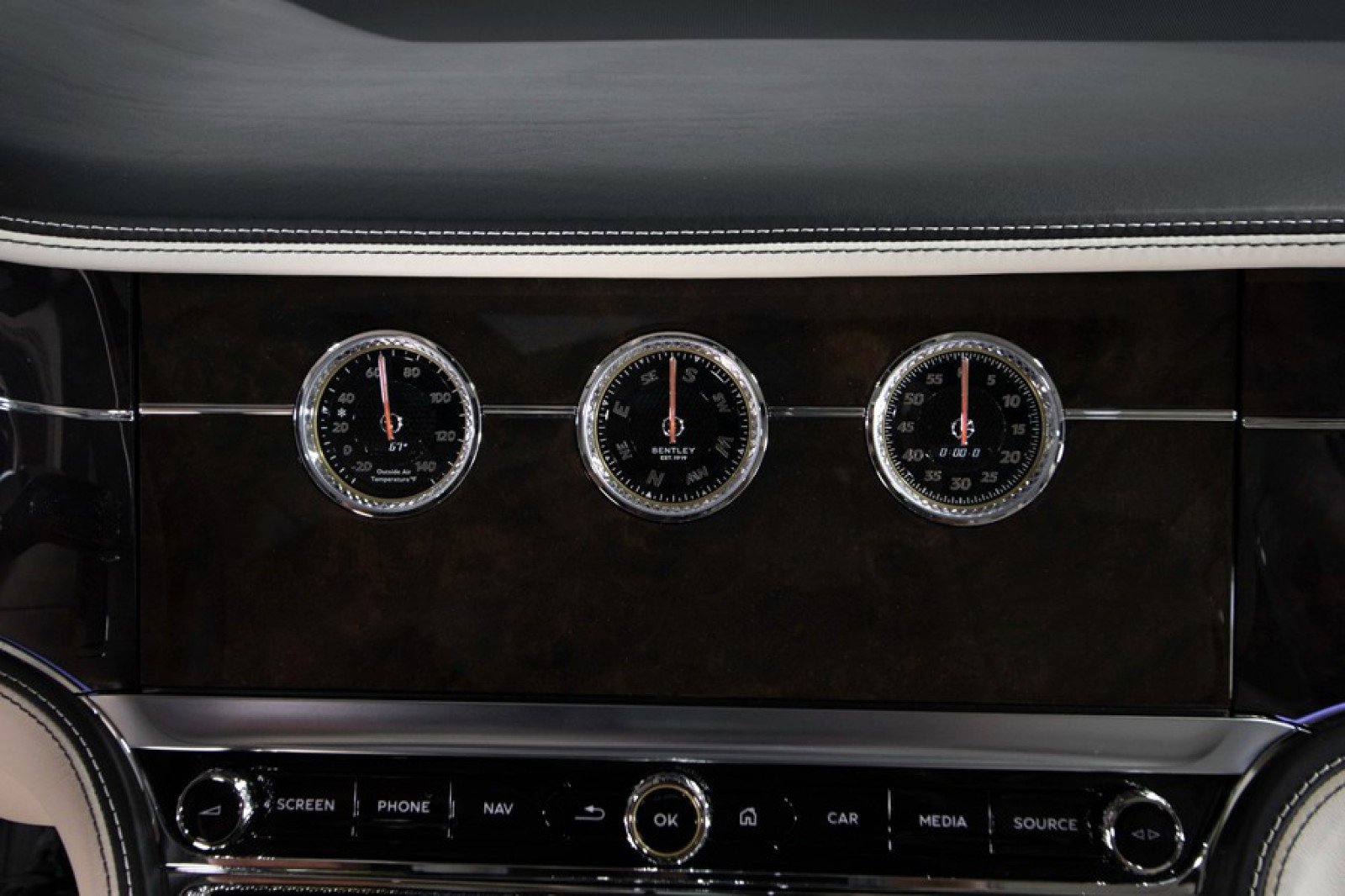 Used 2023 Bentley Flying Spur Azure image 27