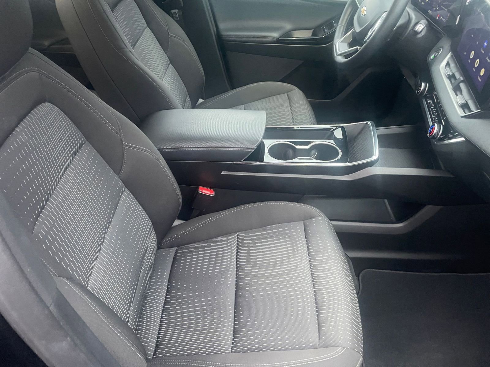 Used 2025 Chevrolet Equinox LT image 36