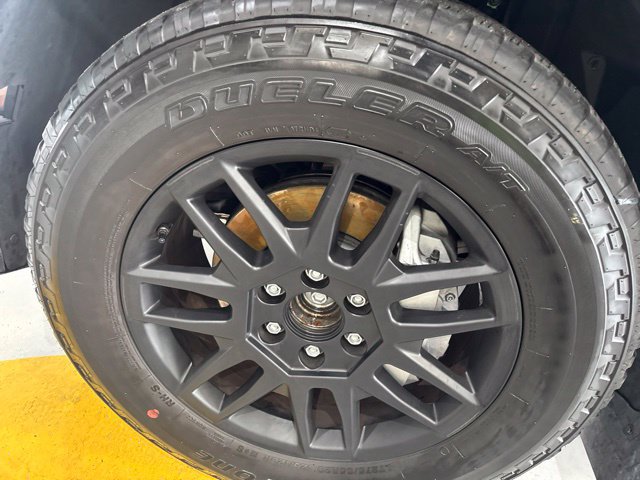 Used 2024 Tesla Cybertruck AWD Crew Cab image 40