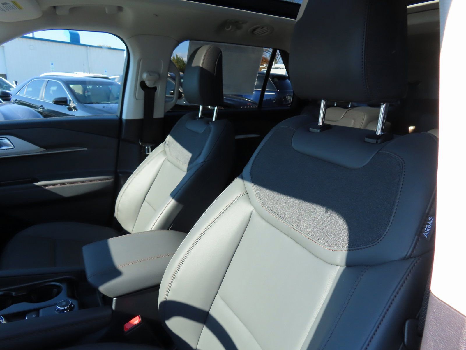 New 2026 Ford Explorer Active w/ Active Comfort Package image 14