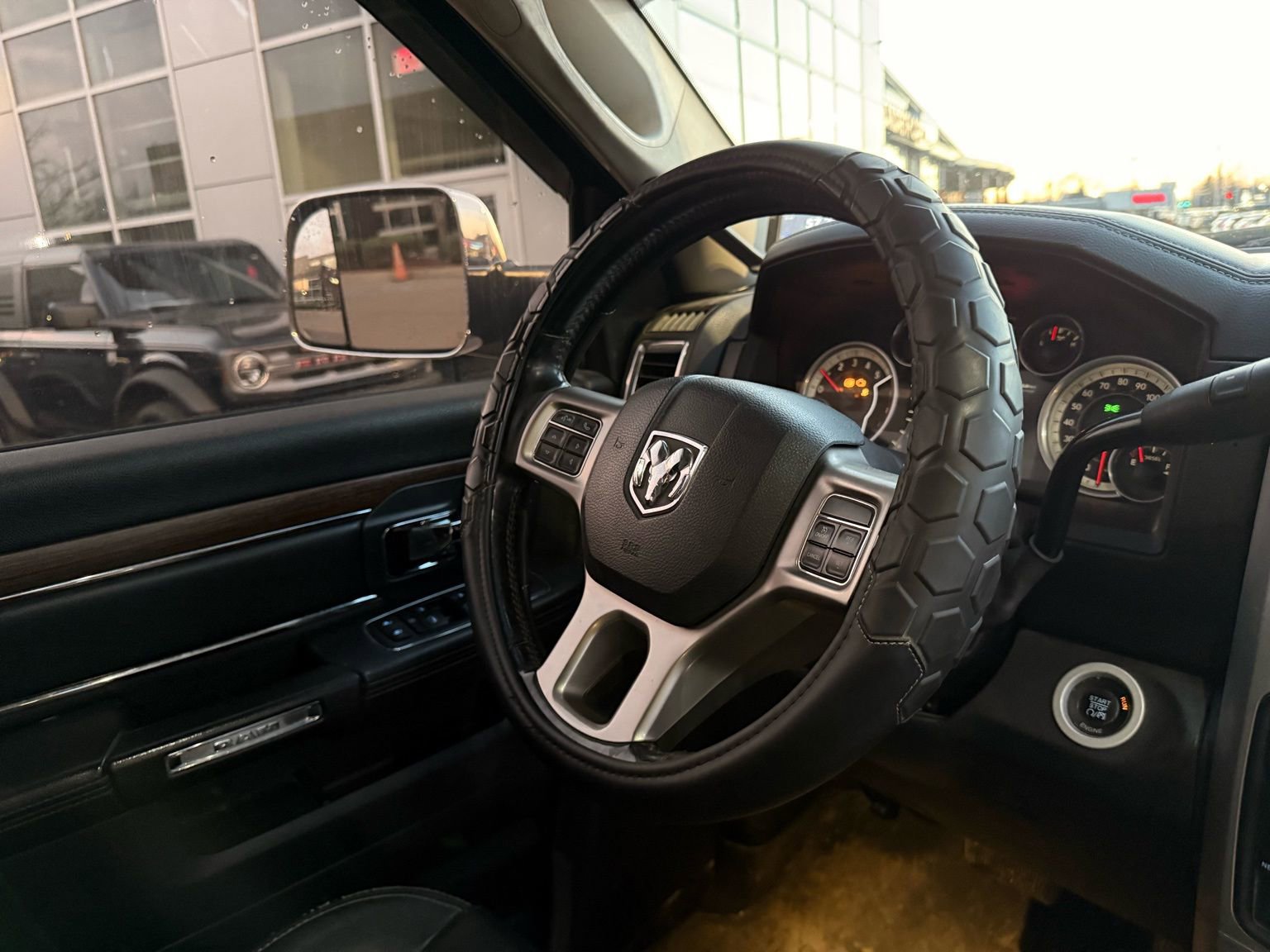 Used 2014 RAM 3500 Laramie image 30