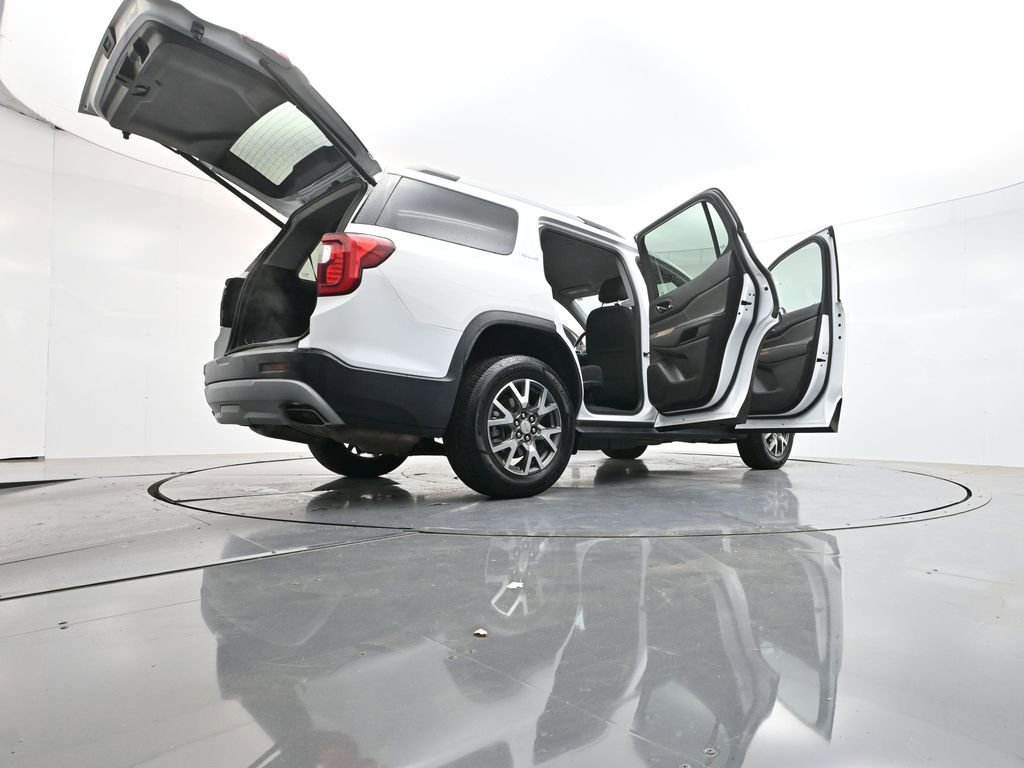 Used 2023 GMC Acadia SLE w/ Driver Convenience Package FWD image 48