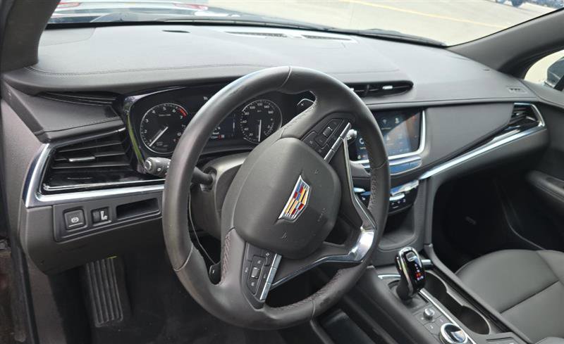 Used 2024 Cadillac XT6 Luxury w/ LPO, Floor Liner Package AWD/4WD image 6