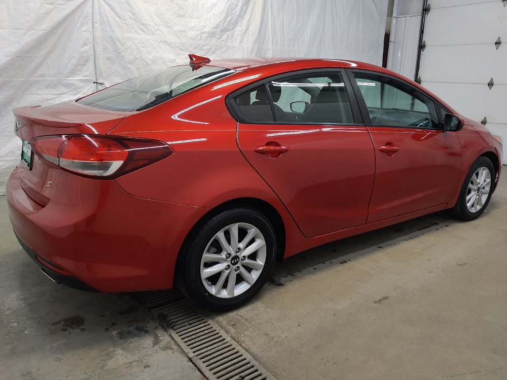 Used 2017 Kia Forte S image 10