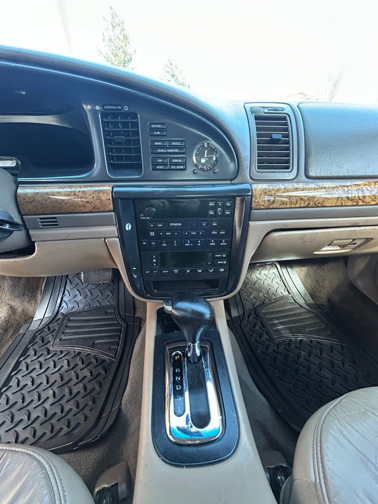 Used 1999 Lincoln Continental FWD image 16