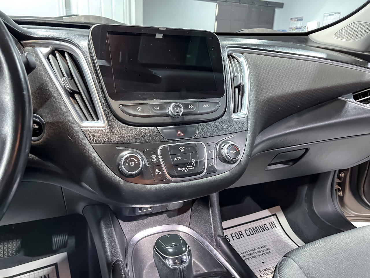 Used 2018 Chevrolet Malibu LT image 23