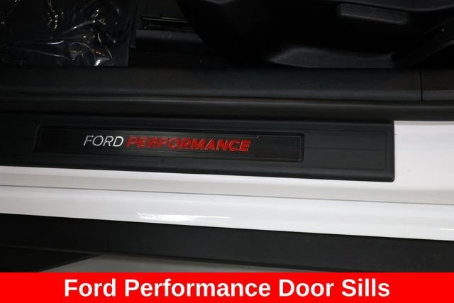 Used 2021 Ford Mustang Shelby GT500 w/ Carbon Fiber Track Pack RWD image 31