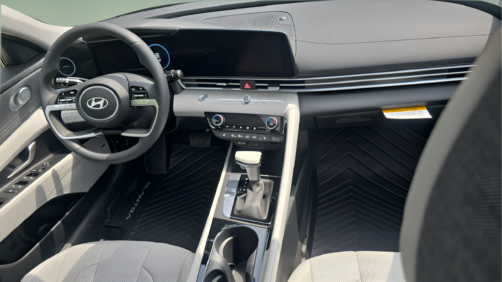 New 2026 Hyundai Elantra Limited FWD image 11