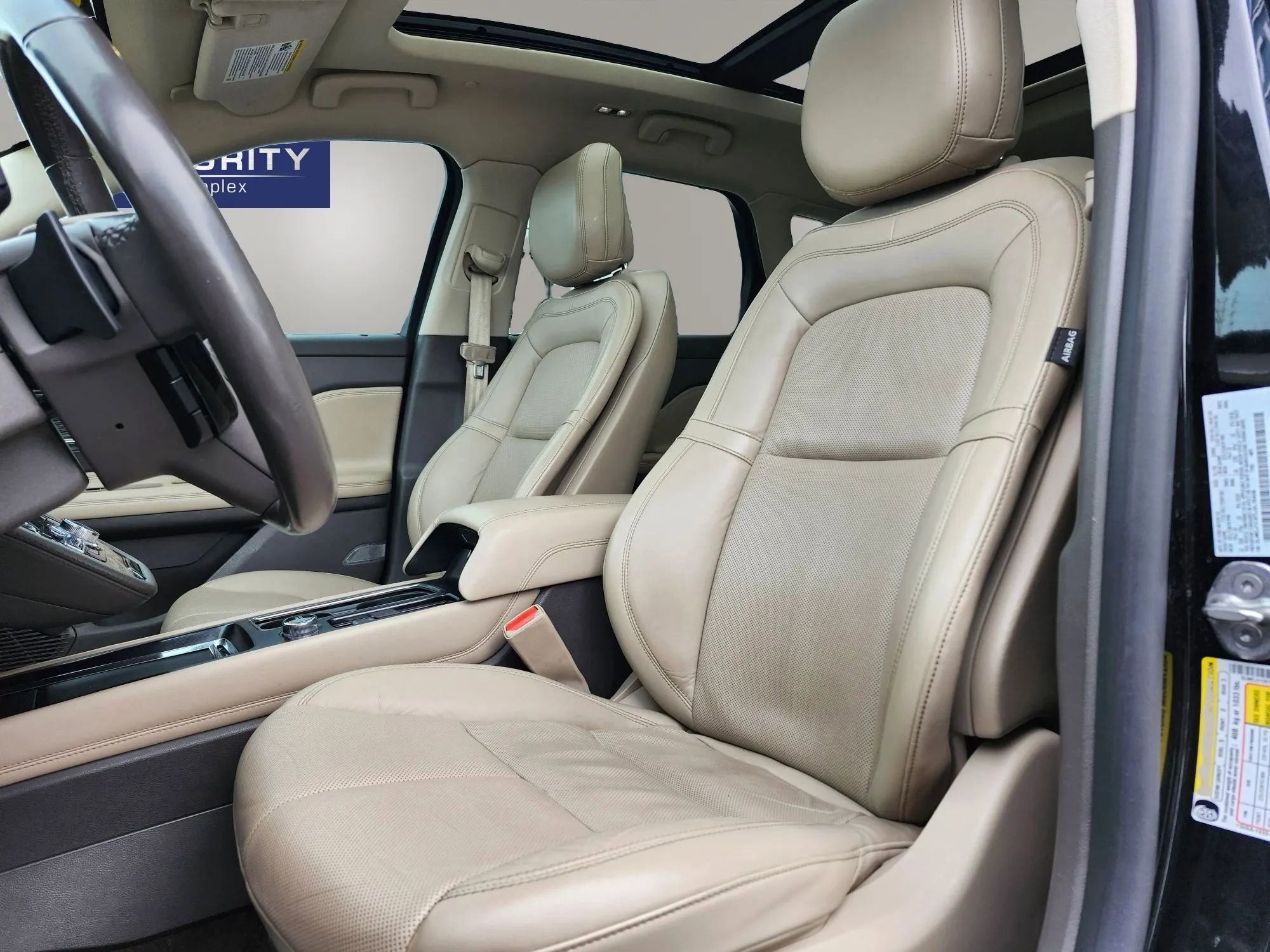 Used 2020 Lincoln Corsair FWD w/ Premium Package image 10