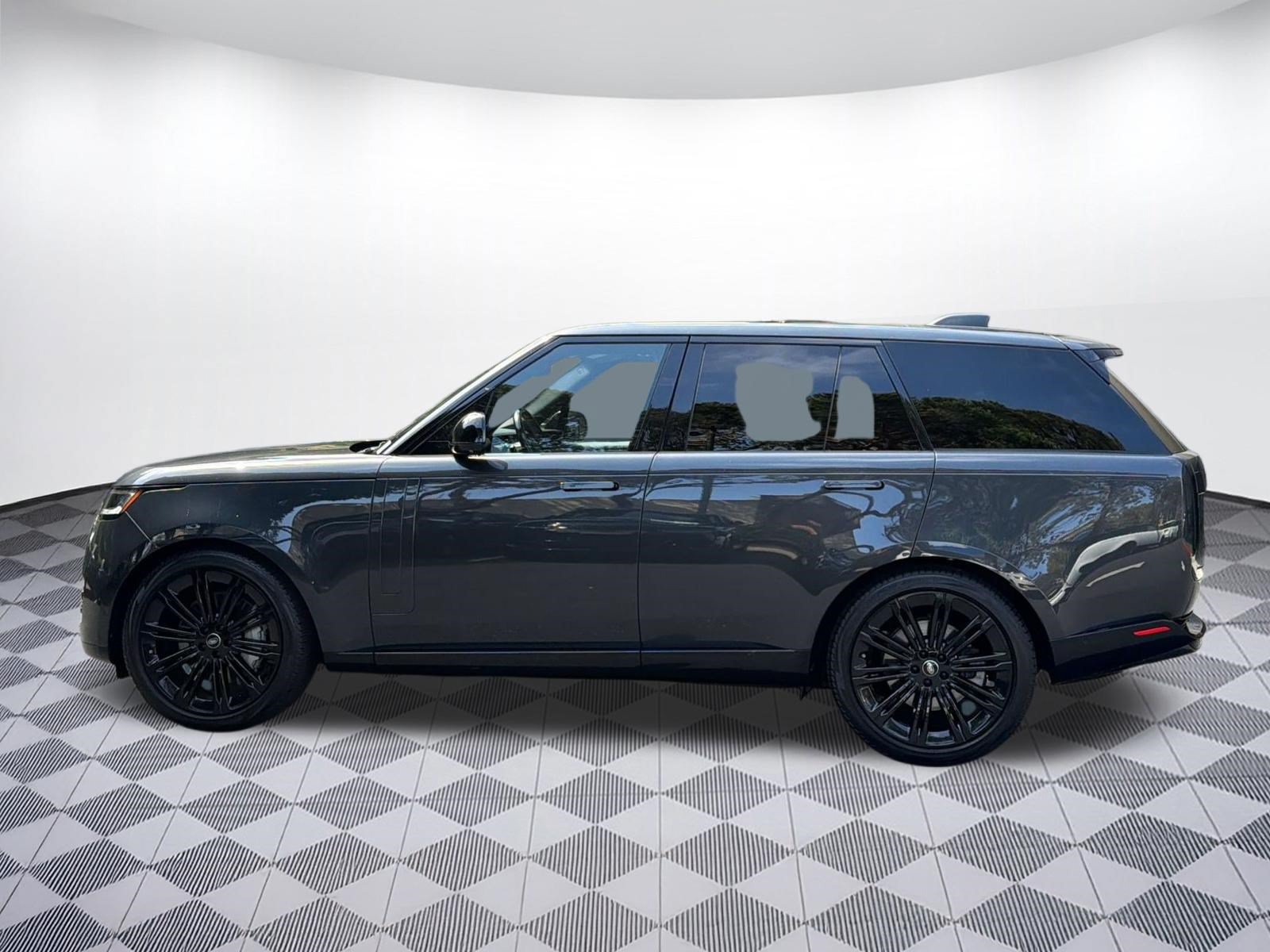 Used 2023 Land Rover Range Rover SE AWD/4WD image 2