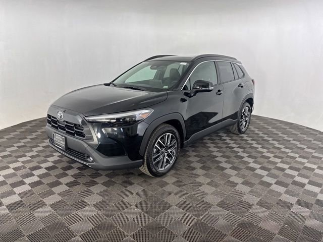 Used 2026 Toyota Corolla Cross XLE w/ Convenience Package image 3