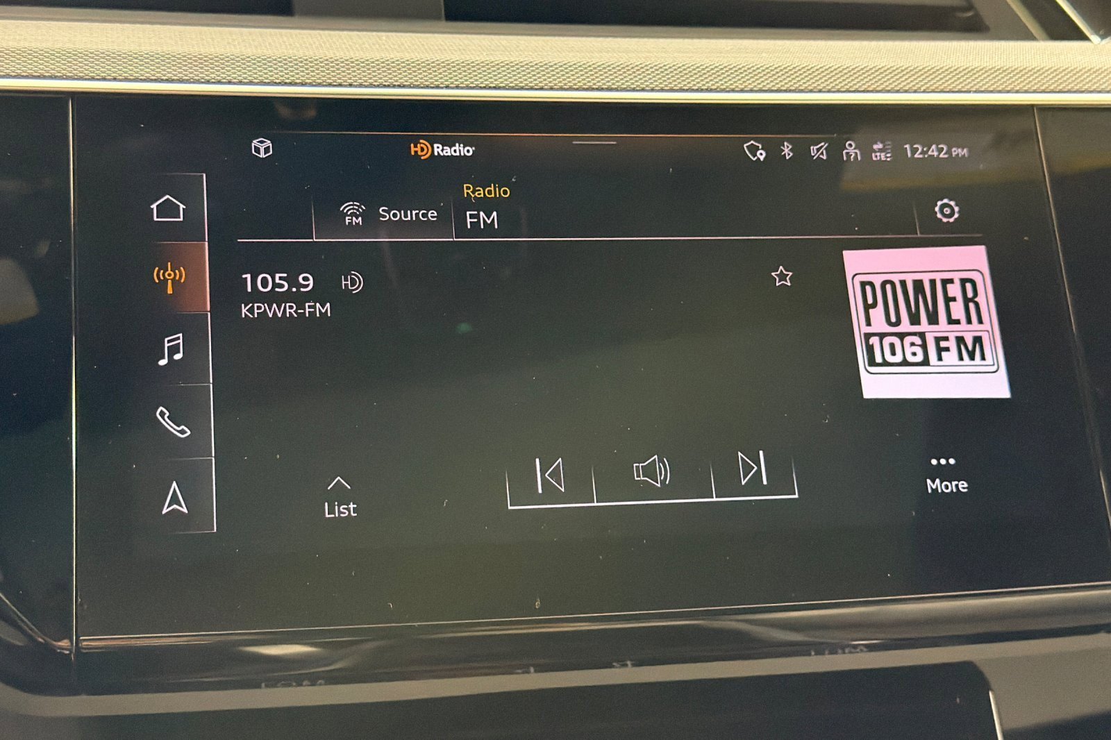 Used 2024 Audi Q8 e-tron Prestige AWD/4WD image 17