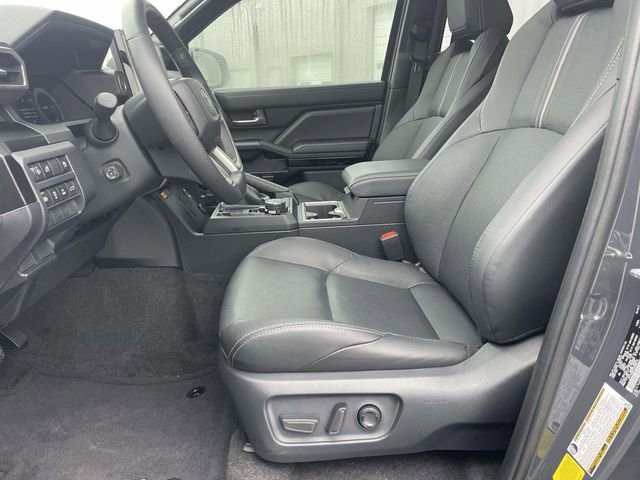 Used 2025 Toyota 4Runner Limited AWD/4WD image 25
